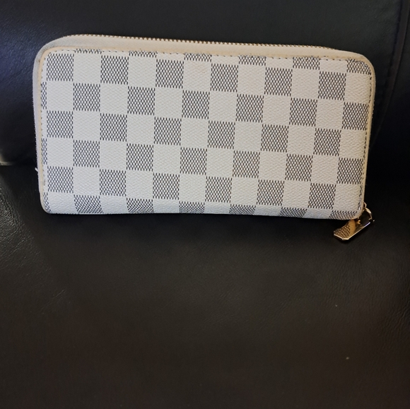 Handbags - Checkered Wallet